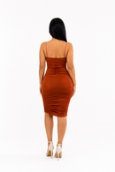 Robe Élégante Drapée – Rouge Brique