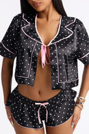 Ensemble satin caraco et short Cherry Pop – Noir et blanc – Vue 2